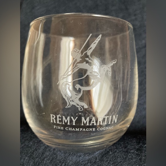 Remy Martin Etched Glasses Fine Champagne Cognac Glasses Nice! Set Of 2- Ltd.Ed. - Picture 2 of 4